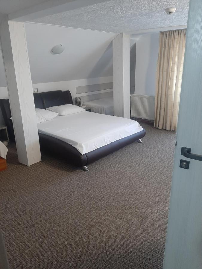 Casa Anemyra Hotel Sacele Exterior photo