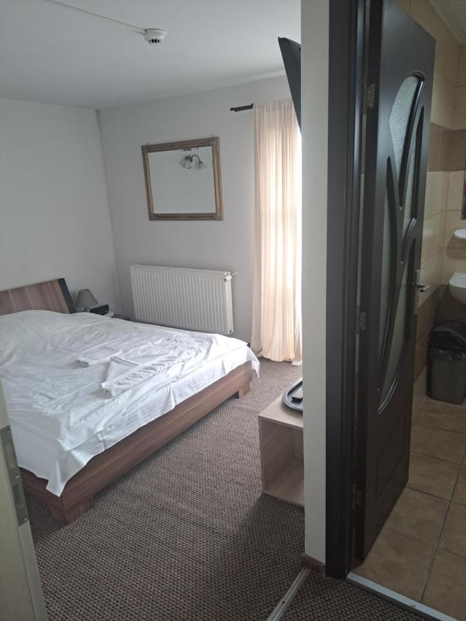 Casa Anemyra Hotel Sacele Exterior photo